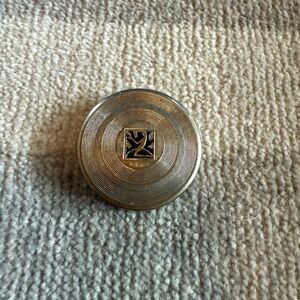 Vintage Round Make-Up